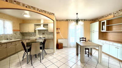 Maison - 97 m² - 5 pièces