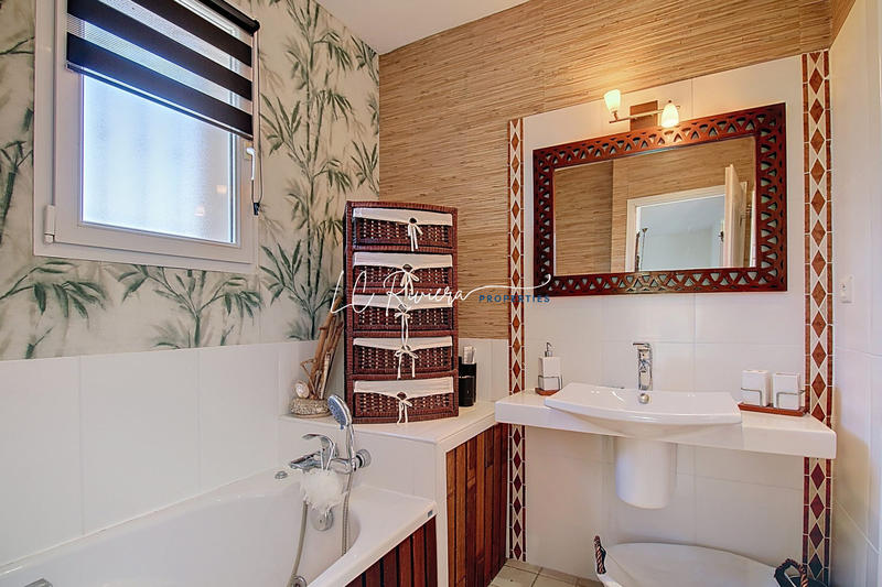 Villa - 205 m² - 7 pièces