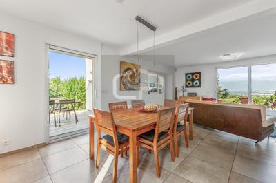 Maison - 142 m² - 6 pièces