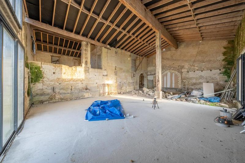 Maison en pierre - 450 m² - 7 pièces