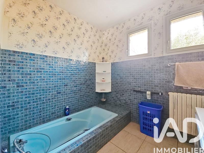 Maison - 231 m² - 10 pièces