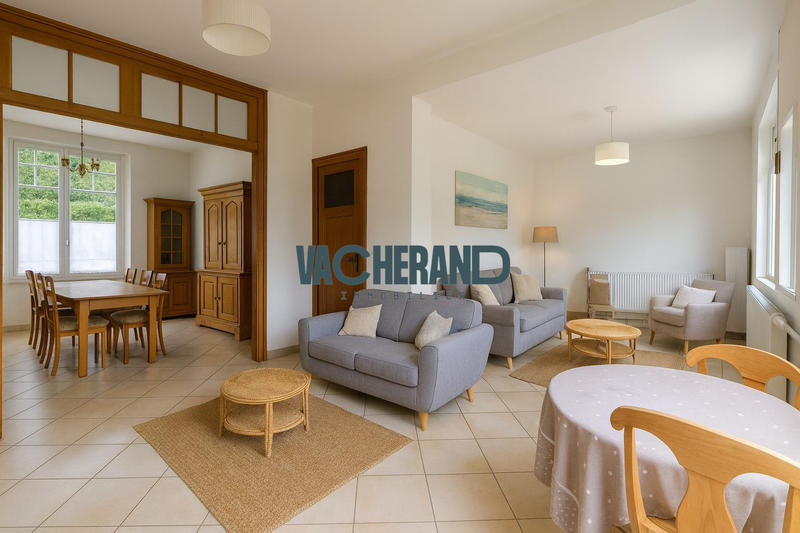 Maison - 250 m² - 12 pièces