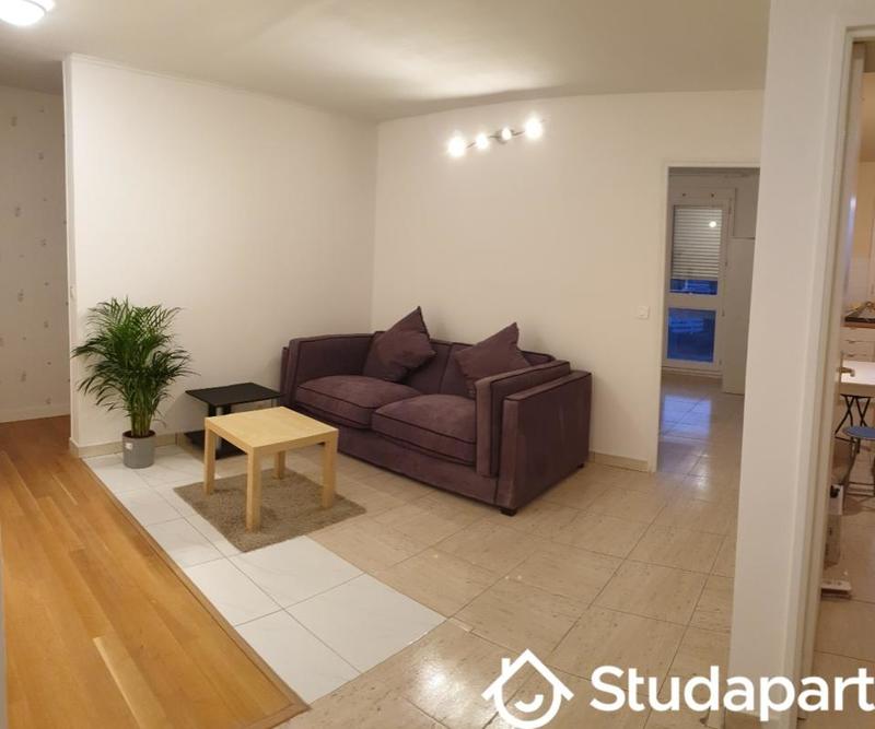 Chambre - 9 m² - 1 pièce