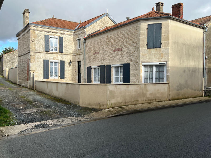 Maison - 185 m² - 8 pièces