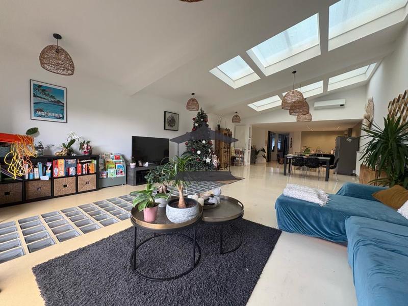 Maison - 170 m² - 6 pièces