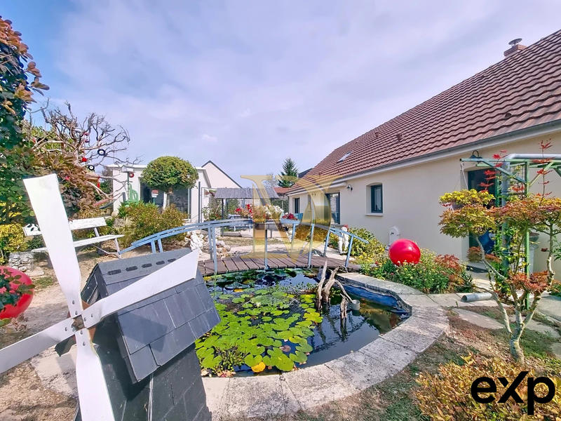 Maison - 230 m² - 8 pièces