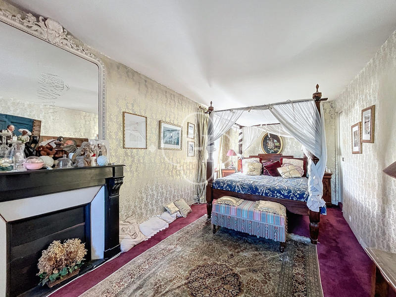 Maison ancienne - 316 m² - 8 pièces