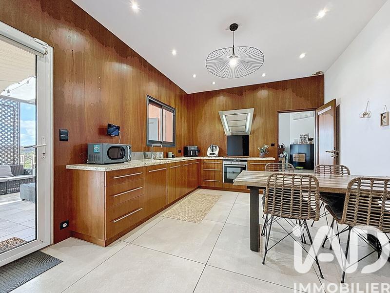 Maison - 185 m² - 7 pièces