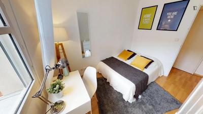 Chambre - 9 m² - 4 pièces