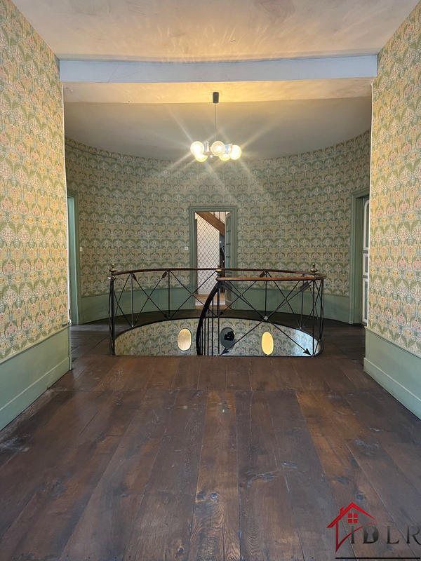 Propriété - 346 m² - 11 pièces