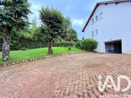 Maison - 141 m² - 8 pièces