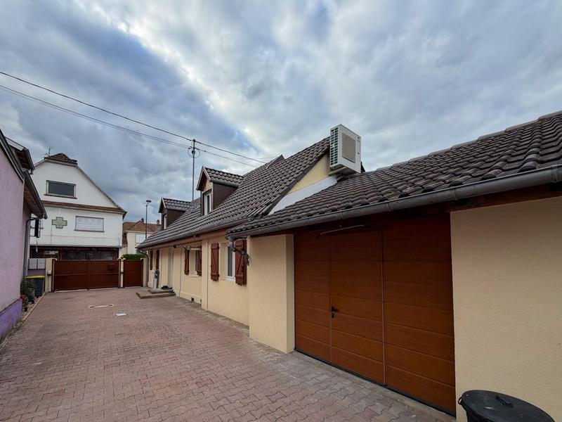 Maison - 98 m² - 5 pièces