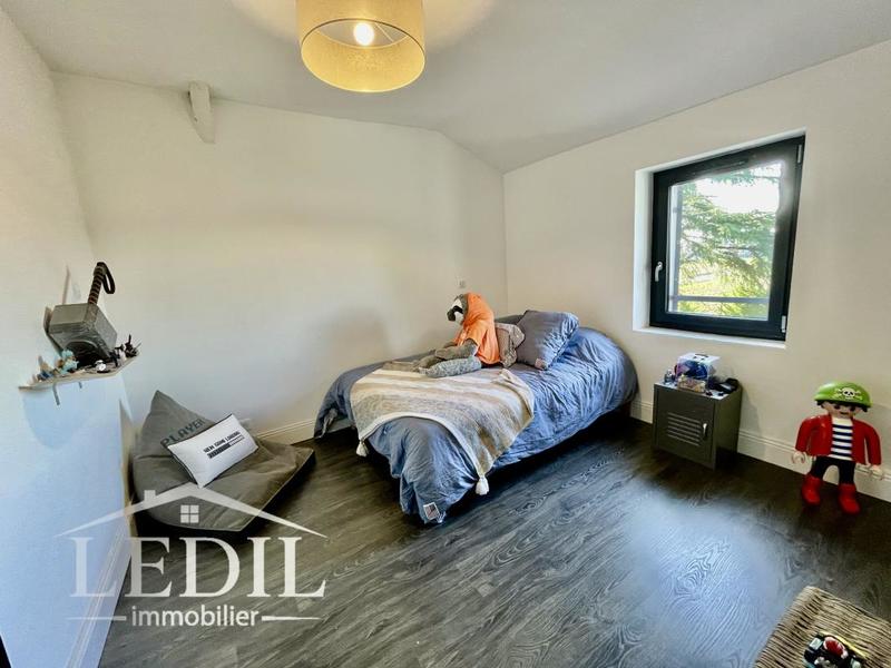 Propriété - 198 m² - 5 pièces