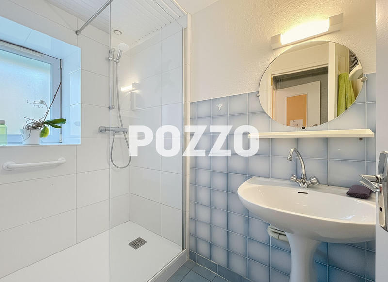 Maison - 180 m² - 9 pièces