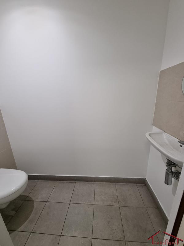 Local commercial - 126 m² - 2 pièces