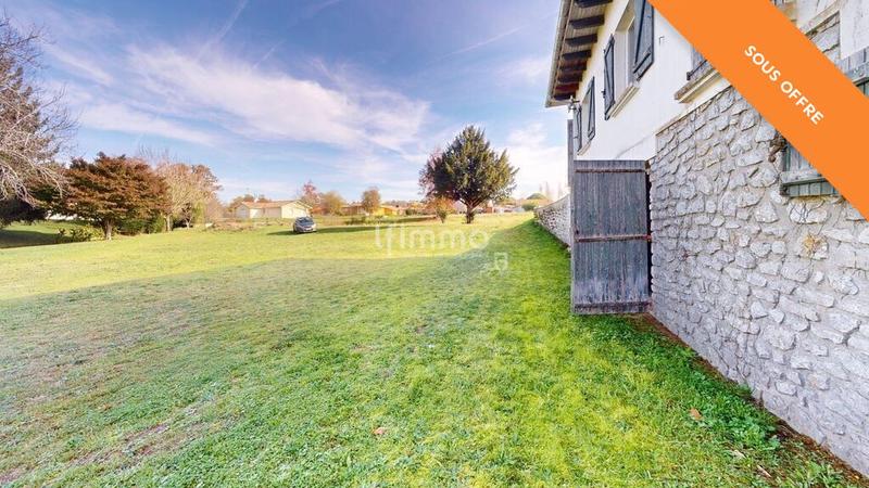 Maison - 382 m² - 9 pièces