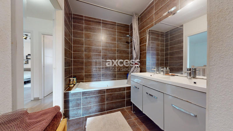 Maison - 87 m² - 4 pièces