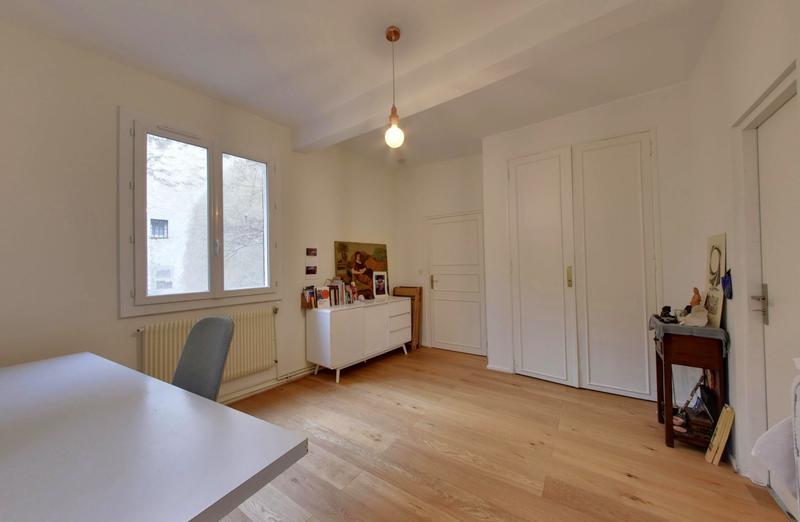 Appartement - 81 m² - 2 pièces