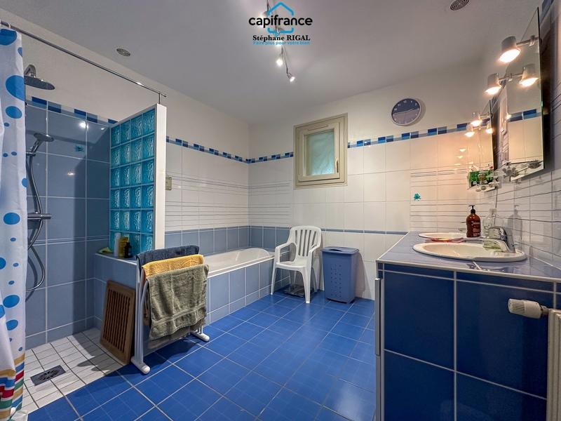 Maison - 185 m² - 8 pièces