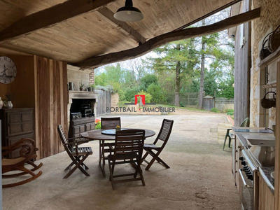 Maison - 220 m² - 6 pièces