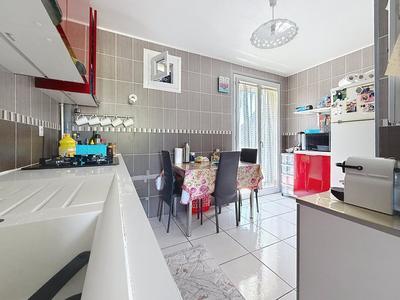 Appartement - 72 m² - 4 pièces