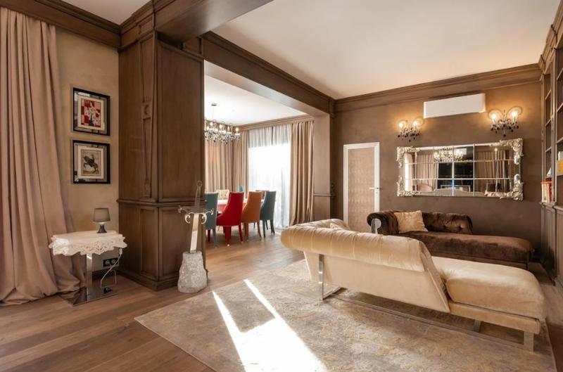 Villa - 225 m² - 6 pièces