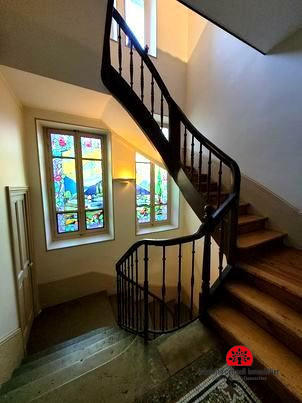 Maison - 360 m² - 9 pièces