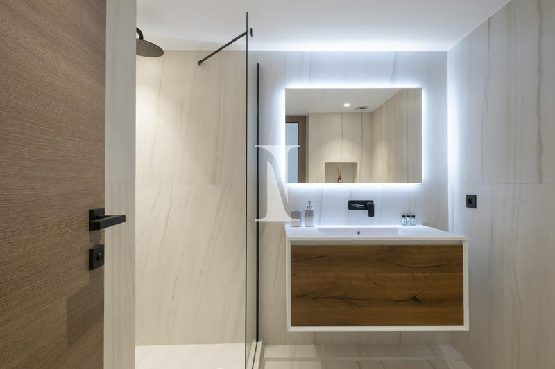 Appartement - 100 m² - 4 pièces