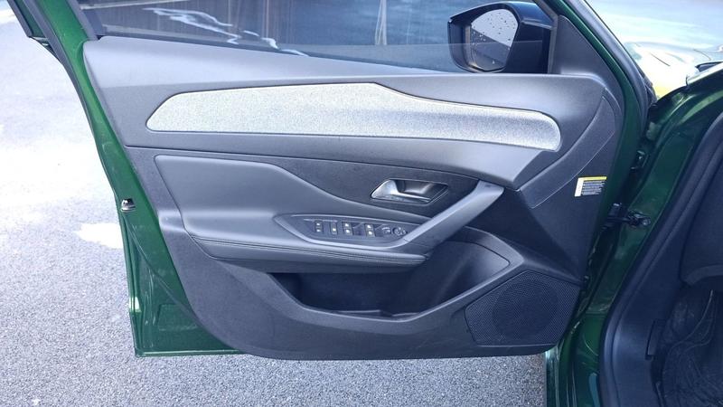 Peugeot 308 1.2 PureTech 130 Eat8 Allure