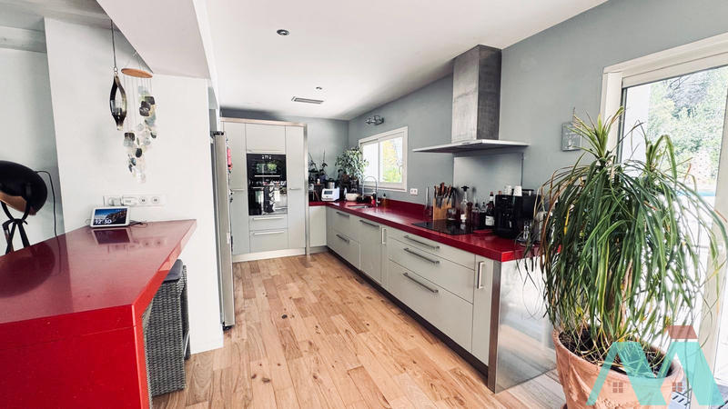 Maison - 178 m² - 6 pièces