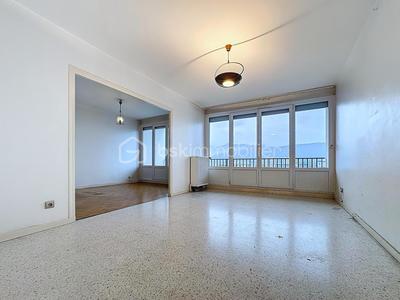 Appartement - 77 m² - 4 pièces