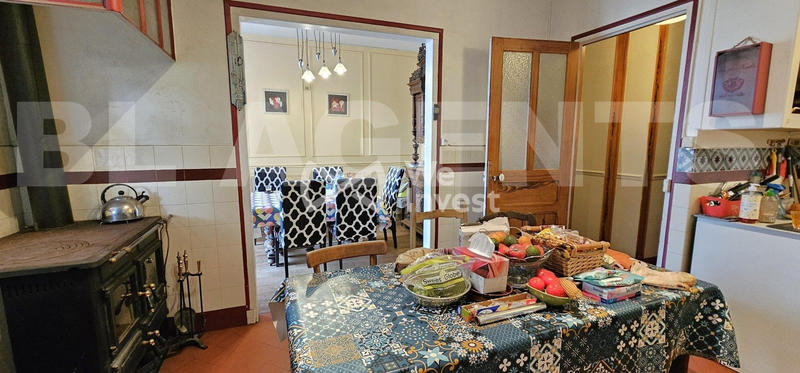 Maison - 220 m² - 11 pièces