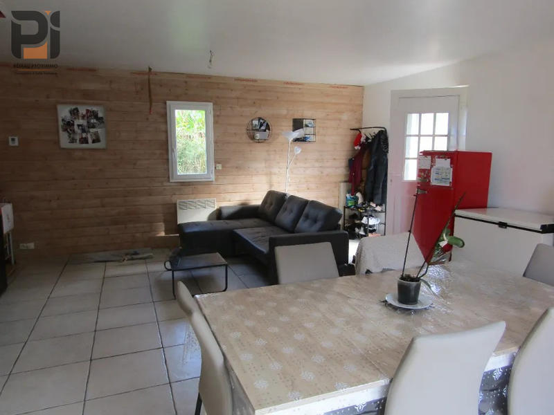 Maison - 220 m² - 9 pièces