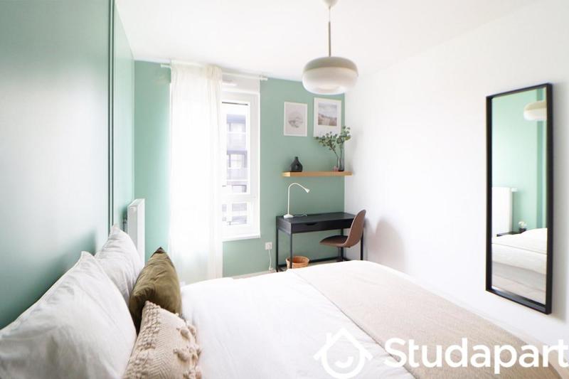 Chambre - 13 m² - 1 pièce