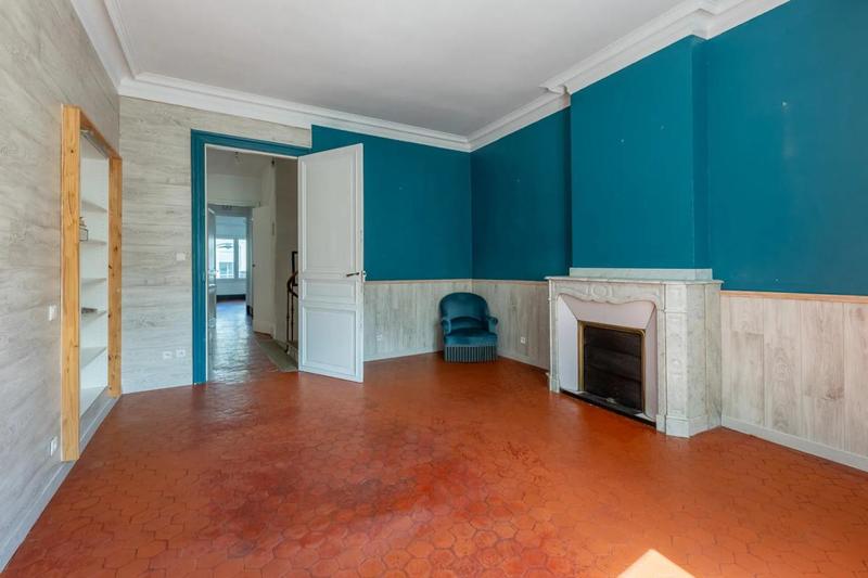 Maison - 216 m² - 6 pièces