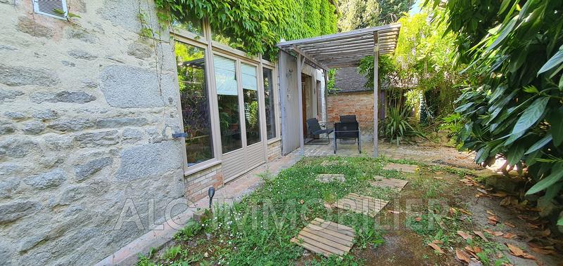 Maison - 250 m² - 9 pièces