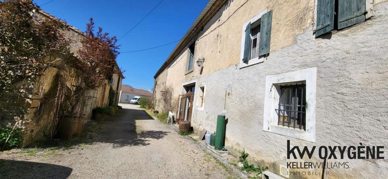 Propriété - 800 m²