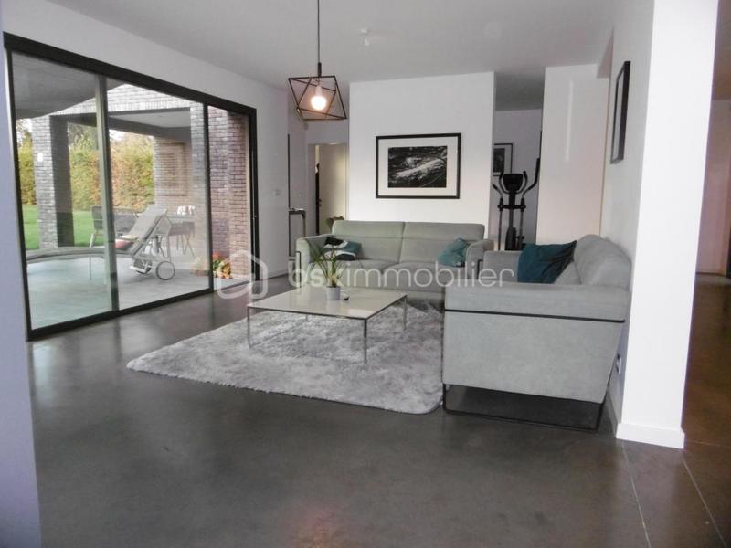 Maison - 205 m² - 6 pièces