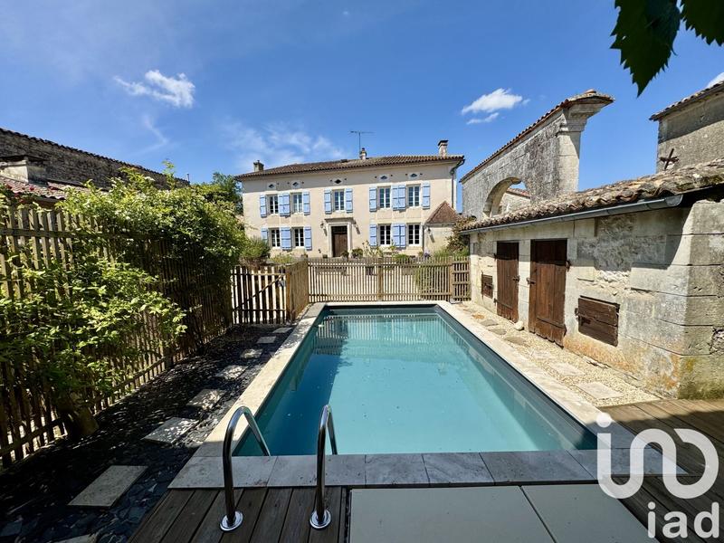 Maison - 240 m² - 7 pièces