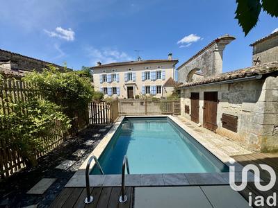 Maison - 240 m² - 7 pièces