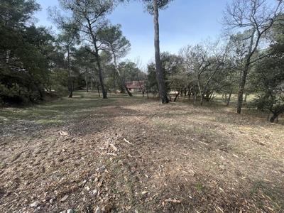 Terrain constructible - 1 500 m²