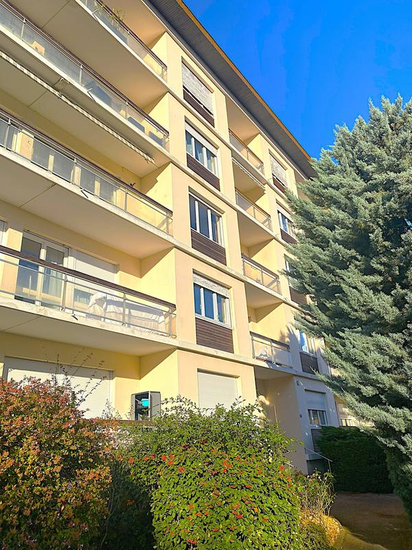 Appartement - 90 m² - 4 pièces