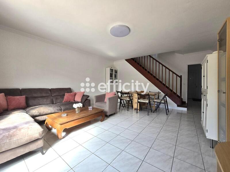 Maison - 96 m² - 5 pièces