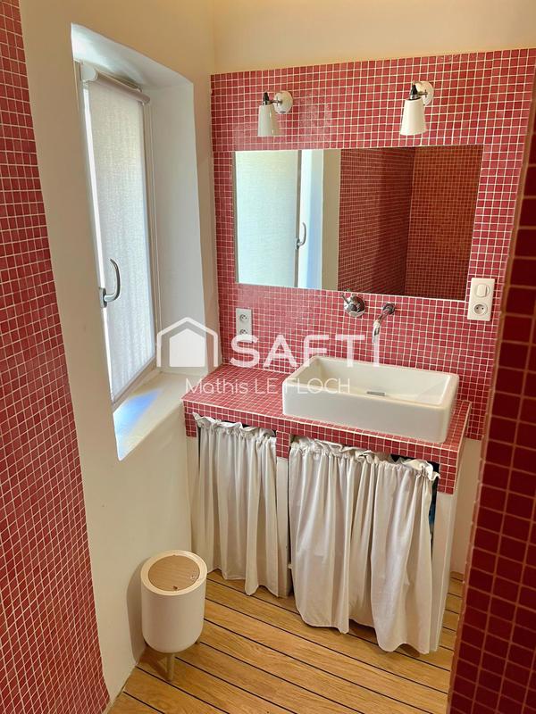 Maison - 220 m² - 6 pièces