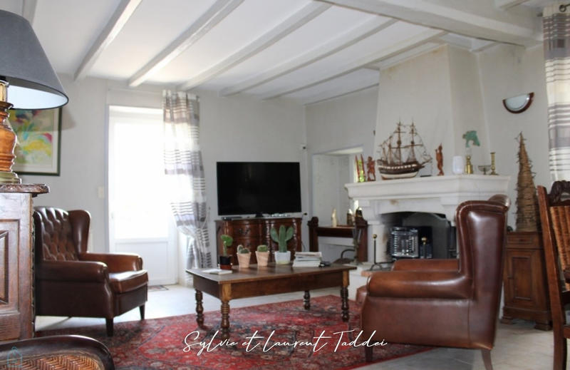 Maison - 203 m² - 6 pièces