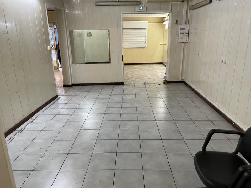 Local commercial - 105 m²