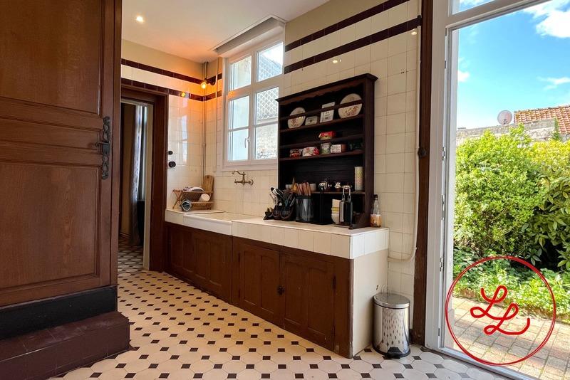 Maison bourgeoise - 240 m² - 9 pièces