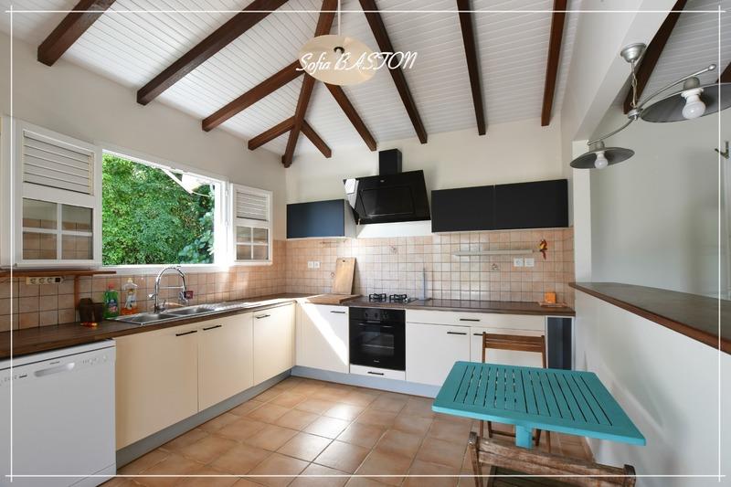 Maison - 99 m² - 4 pièces