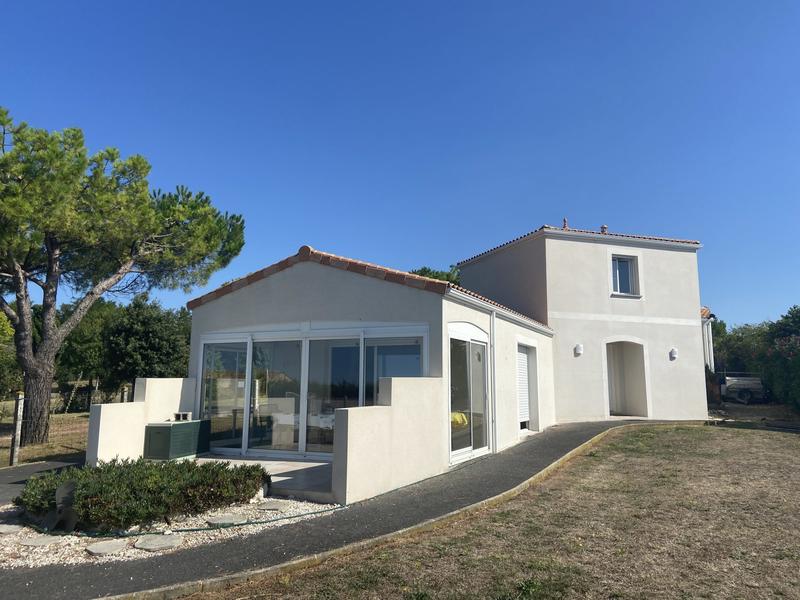 Maison traditionnelle - 142 m² - 5 pièces