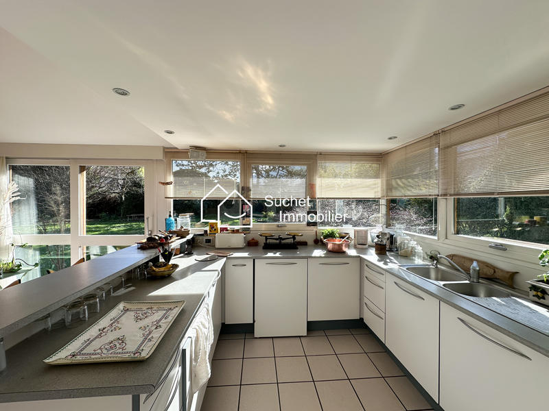 Maison - 200 m² - 9 pièces